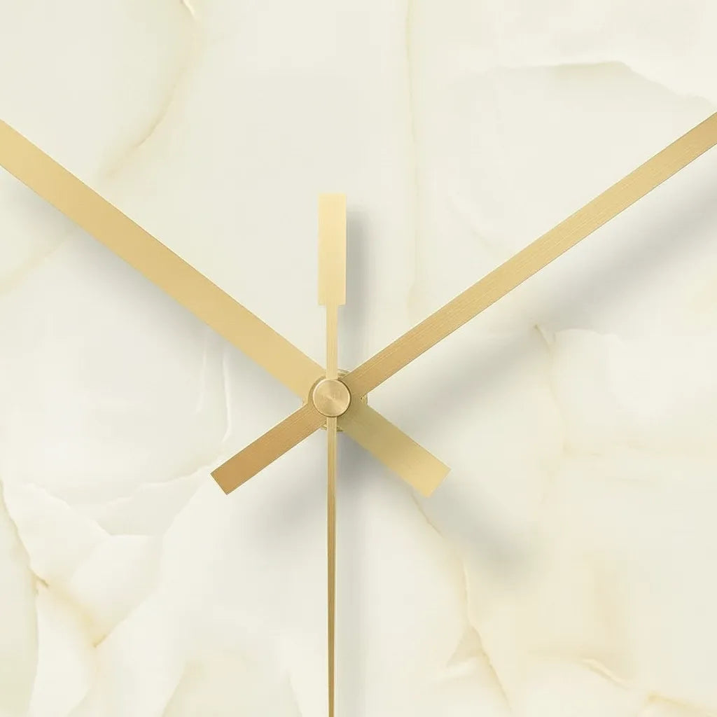 horloge murale design en verre