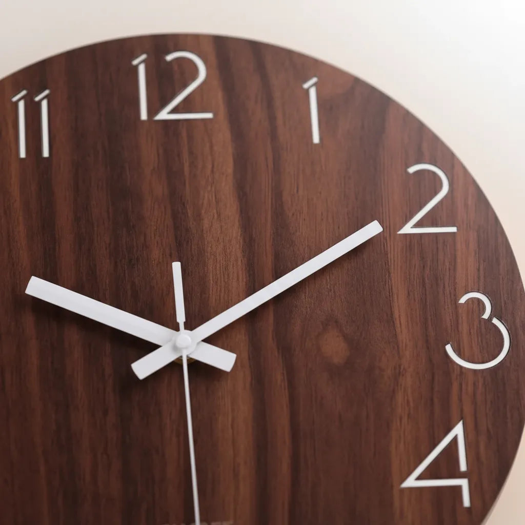 Horloge Murale en Bois Classique